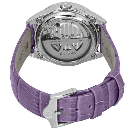 Bulova Sutton -nahkahihnalla varustettu avokeskuinen helmiäiskuvioinen automaattinen 96L339 naistenkello