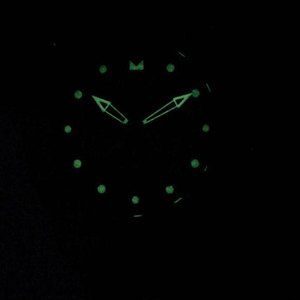 Invicta Pro Diver 21923 Chronograph kvartsi 200M miesten katsella