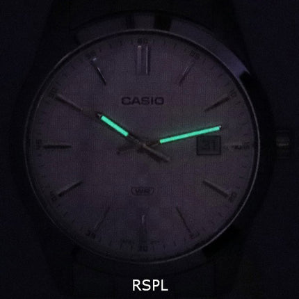 Casio Analoginen ruostumattomasta teräksestä valmistettu hopea kellotaulu kvartsi MTP-VD03D-7A MTPVD03D-7 miesten kello