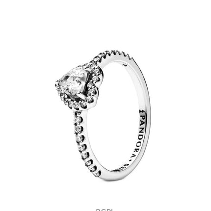 Pandora kohotettu sydänsormus kirkkaalla kuutiometrisellä zirkonialla P-198421C01-54 naisille