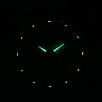 Kunnostettu Seiko 5 kaksisävyinen ruostumattomasta teräksestä valmistettu valkoinen arabialainen kellotaulu automaattinen SNKP22J1 miesten kello