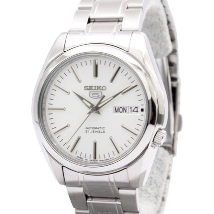 Kunnostettu Seiko 5 ruostumattomasta teräksestä valmistettu valkoinen kellotaulu SNKL41J1 miesten kello