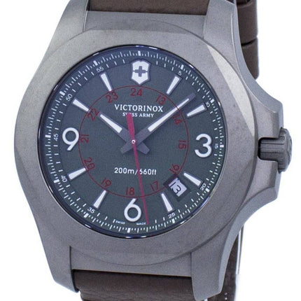 Victorinox I.N.O.X. titaani Sveitsin armeijan kvartsi 200M 241779 Miesten Kello