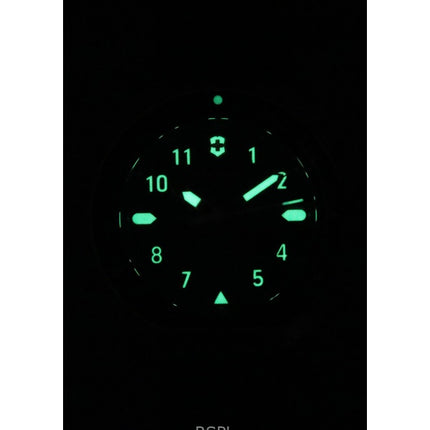 Victorinox Journey 1884 -kumisella hihnalla varustettu musta kellotaululla varustettu kvartsi-sukelluskello 242014 200M miesten kello