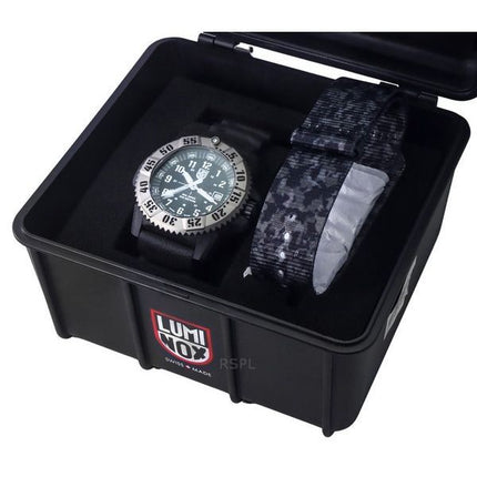 Luminox MIL SPEC -vaikutteinen sotilaallinen kumihihna, musta kellotaulu Quartz Diver's XL.3351.SET 300M miesten kello lahja