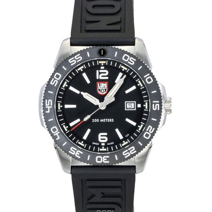 Luminox Pacific Diver -kumisella hihnalla varustettu musta kellotaululla varustettu kvartsikiertäjän XS.3121.1 200M miesten kello