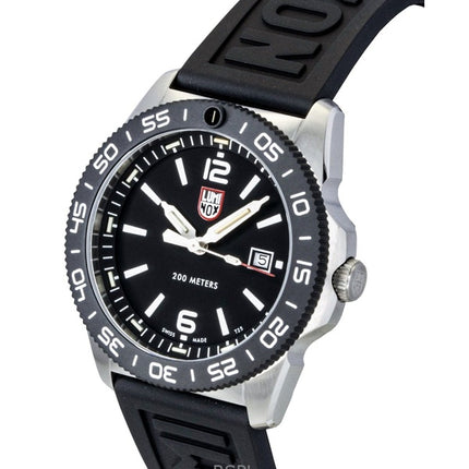 Luminox Pacific Diver -kumisella hihnalla varustettu musta kellotaululla varustettu kvartsikiertäjän XS.3121.1 200M miesten kello