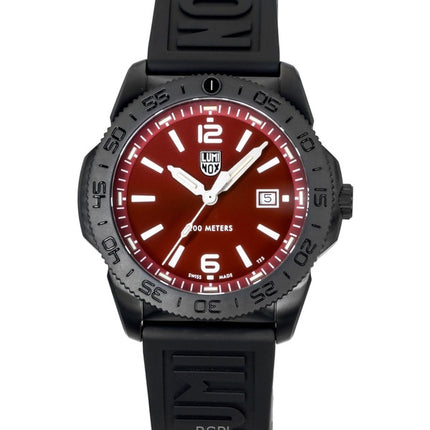 Luminox Pacific Diver -kumisella hihnalla ja punaisella auringonsäteilytaululla varustettu kvartsikiertäjän XS.3135.B 200M miesten kello